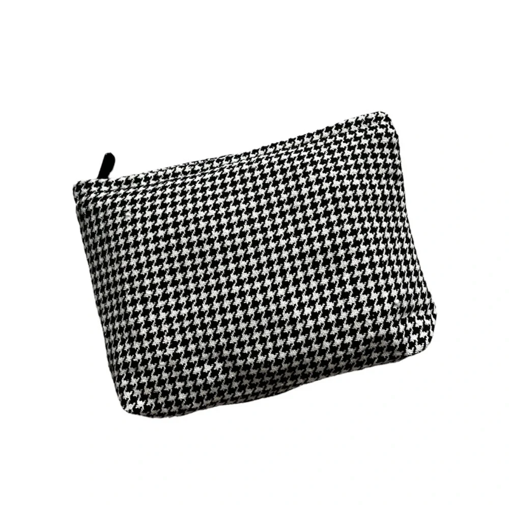 Houndstooth NWOT Woven Pouch‎